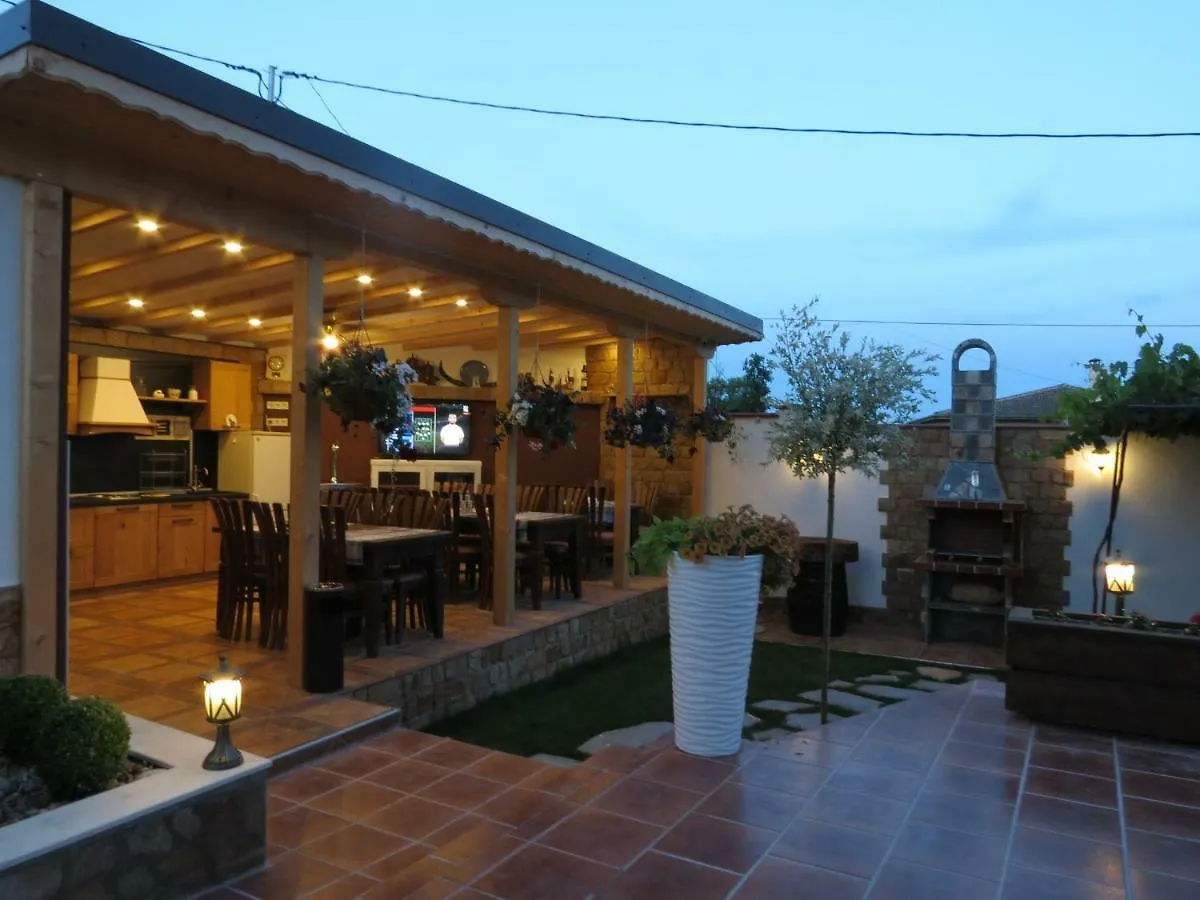 Aurora Guest House Golden Sands